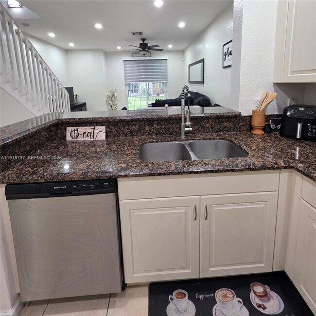 Foto del edificio - 2612 SW 81st Terrace