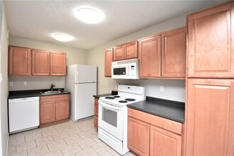 Building Photo - 909 FM 517 Rd E