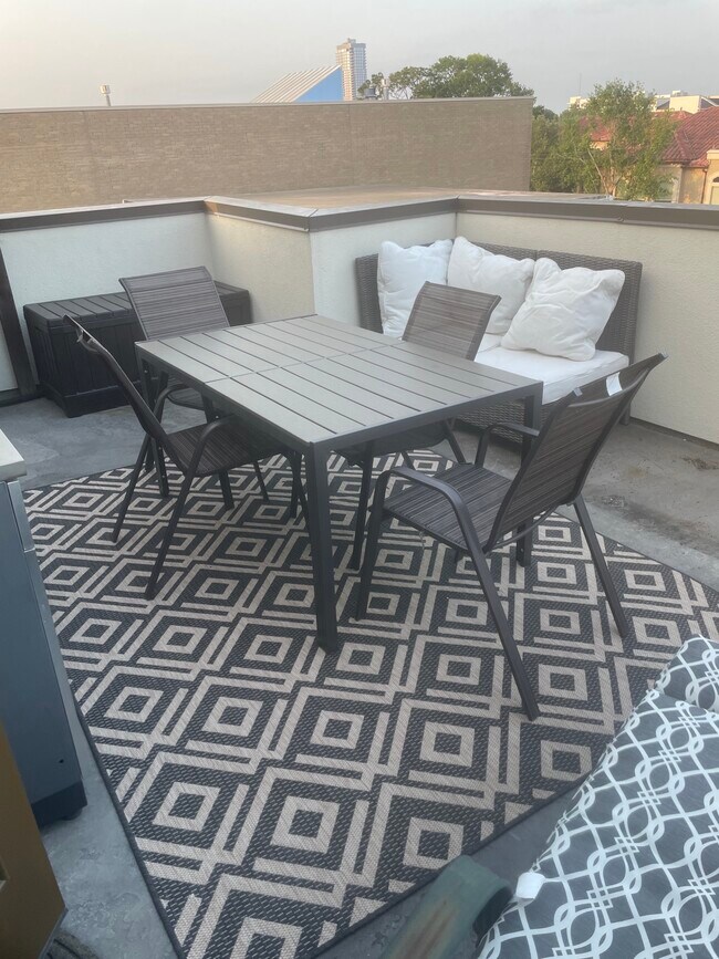 Foto del edificio - 802 W Drew St