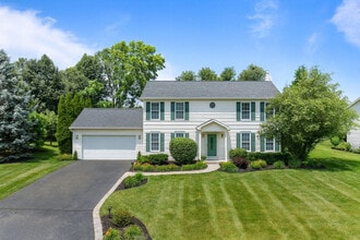 Building Photo - 406 Lakewood Dr