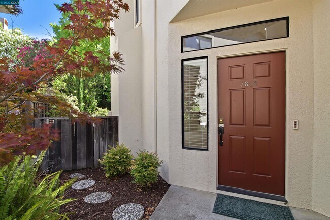 Foto del edificio - 781 Lakemont Pl
