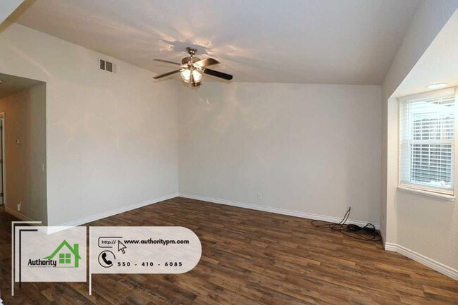 Building Photo - 808 Springer Dr