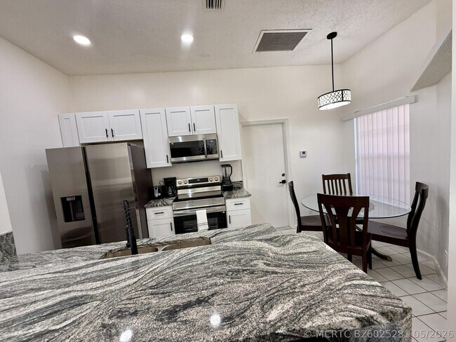 Building Photo - 1049 Mourning Dove Ln