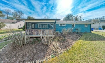 Building Photo - 65 Cherry St