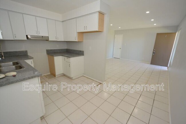 Foto del edificio - 950 W Cedar Ct