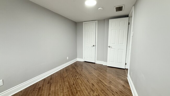 Building Photo - 316 Egerton St