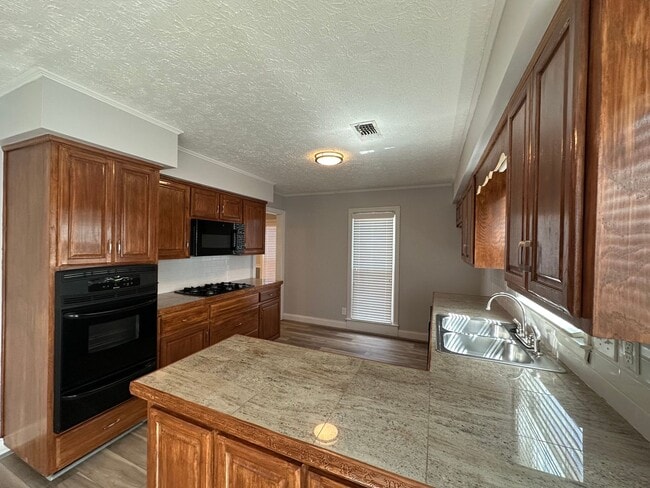 Building Photo - Perfect Place to Call Home