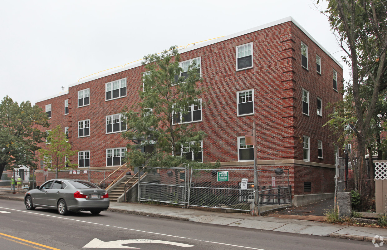 Building Photo - Jackson Gardens