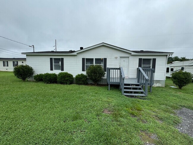 Building Photo - Nice 3/2 Trailer in Shannon- $1,195