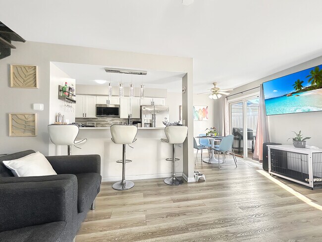 Foto del edificio - 1666 Cornell Dr