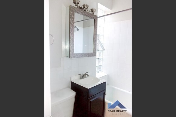 Foto principal - 620 W Surf St