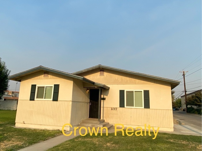 Primary Photo - 4 bedroom/2 bath home - Corcoran!