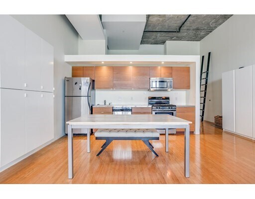 Building Photo - 156 Porter St