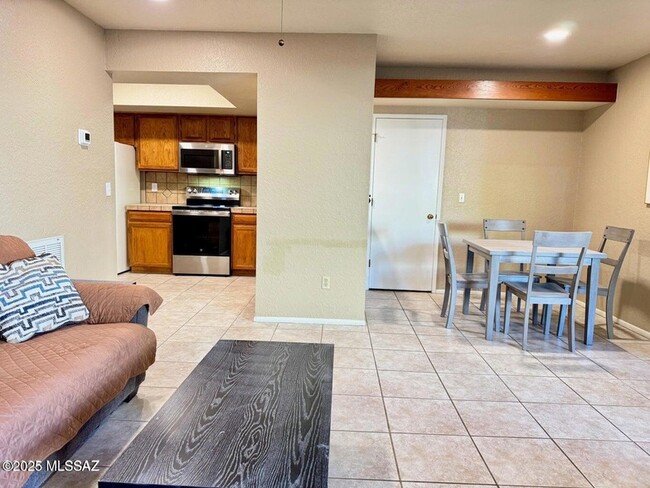 Building Photo - 4281 N River Grove Cir