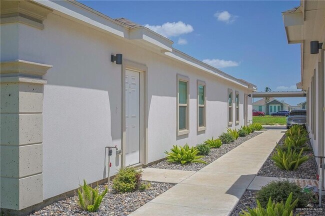 Foto del edificio - 5601 Sandpiper Ave
