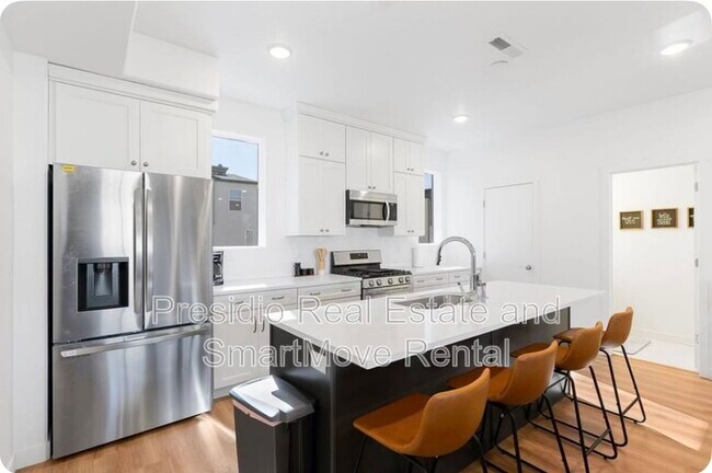 Foto del edificio - 6014 High Moon Pl
