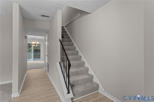 Building Photo - 2613 Chancer Dr