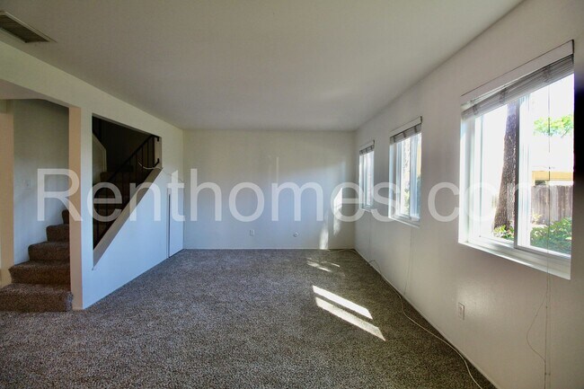 Building Photo - 7889 Rancho Fanita Dr