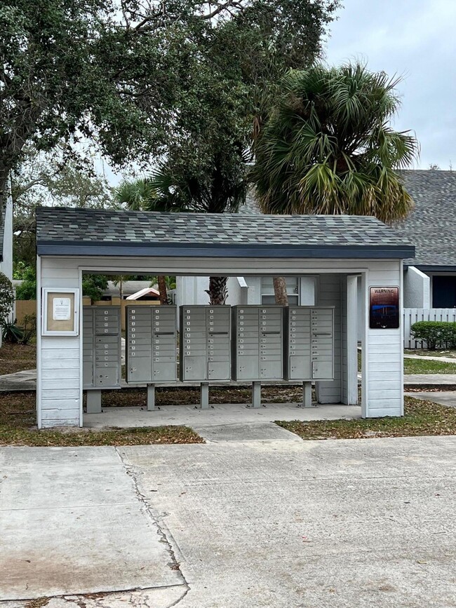 Building Photo - 2011 Oleander Blvd