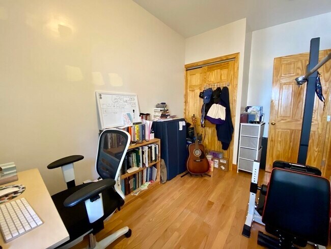 Building Photo - 11 Tabor Pl