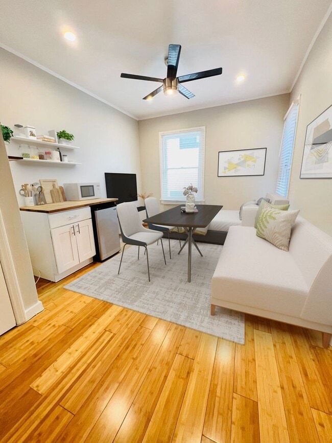 Interior Photo - Val D' Kingsley LLC
