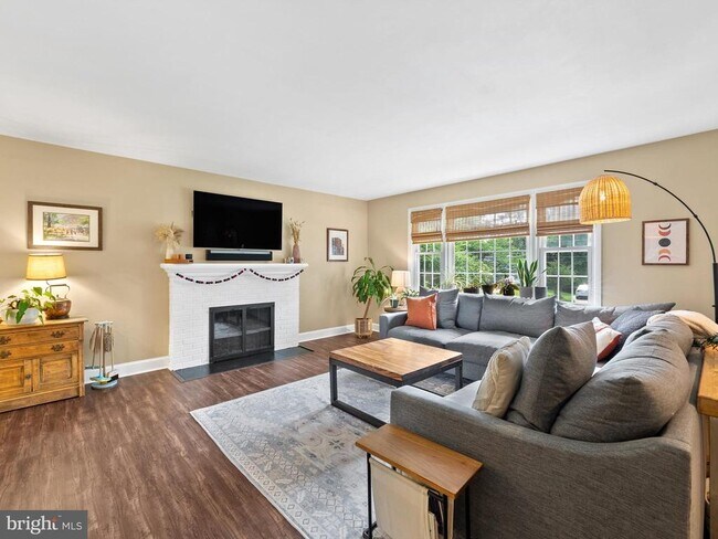 Foto del edificio - 5208 Lindsay St