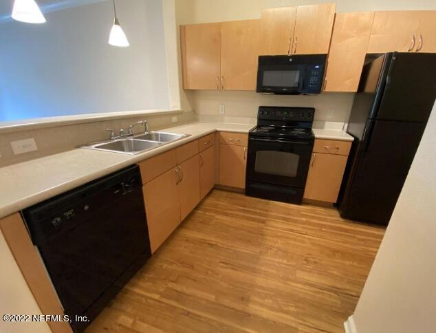 Foto del edificio - 8290 Gate Pkwy W