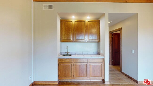 Foto del edificio - 4339 Alhama Dr