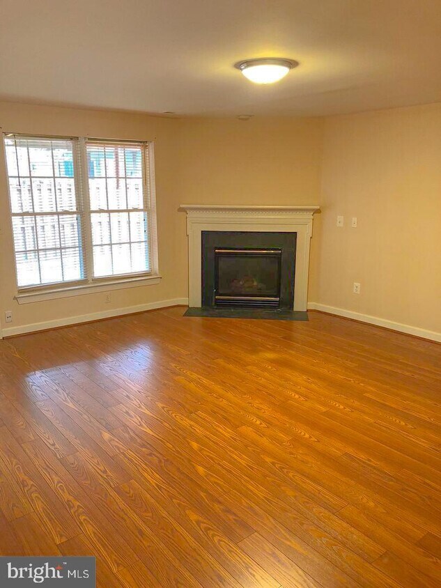 Foto principal - 14139 Madrigal Dr