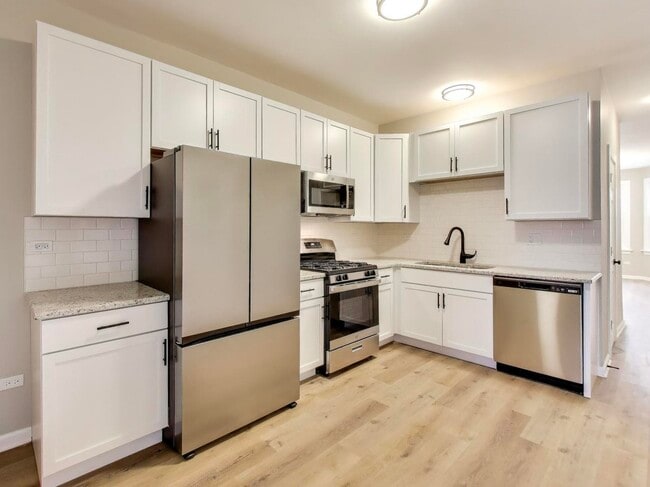 Foto del edificio - 4213 W Roscoe St