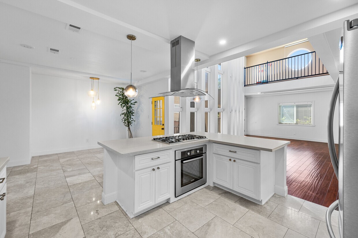 Primary Photo - 943 34th St