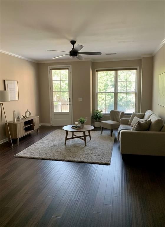 Foto del edificio - 6295 Shelburne Park Ln