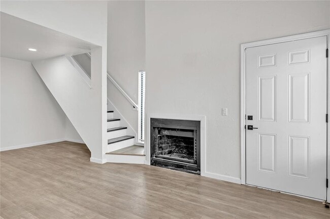 Building Photo - 11560 N May Ave
