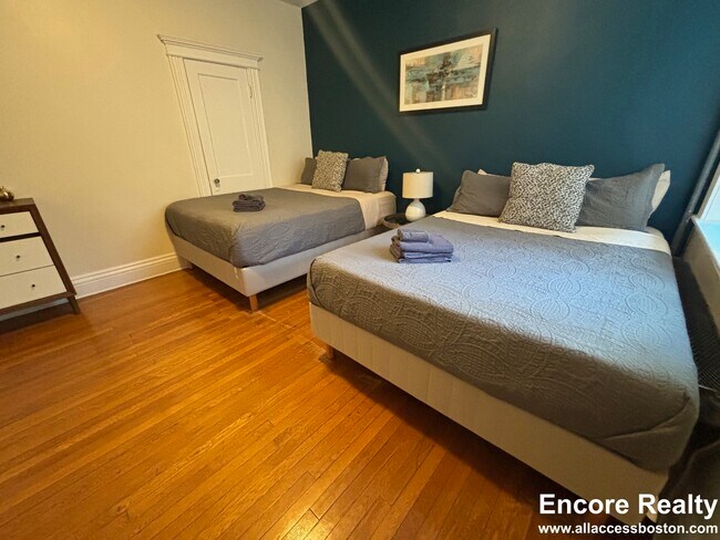 Building Photo - 22 Euston St