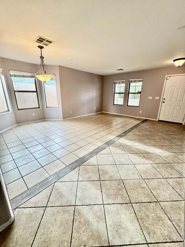 Foto del edificio - 10502 W Edgemont Dr