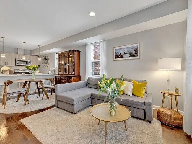 Foto del edificio - 1346 Nicholson St NW
