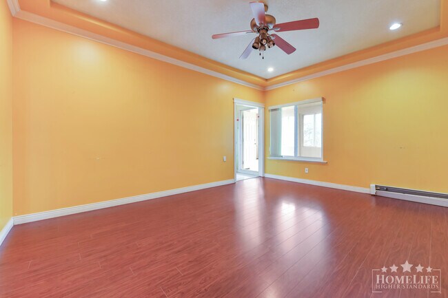 Photo du bâtiment - Beautiful 4 Bed 3 Bath Home with Covered Patio in West Newton Surrey