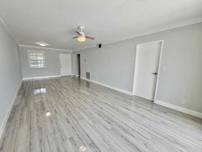 Building Photo - 312 Northlake Dr