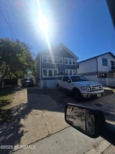 Building Photo - 231 Blaine Ave