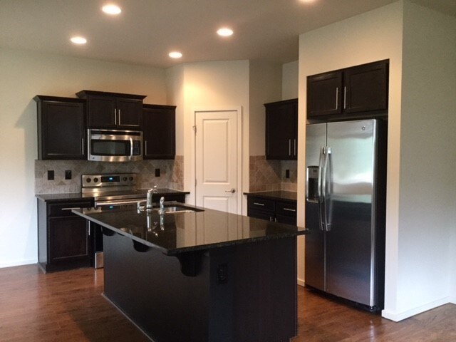 Foto del edificio - 614 206th St Ct E