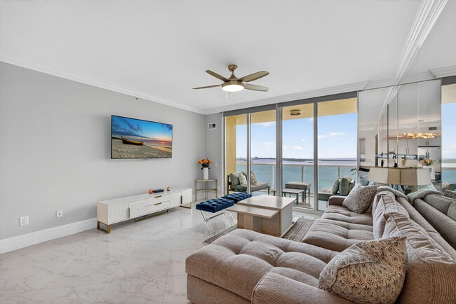 Foto del edificio - 2650 Lake Shore Dr