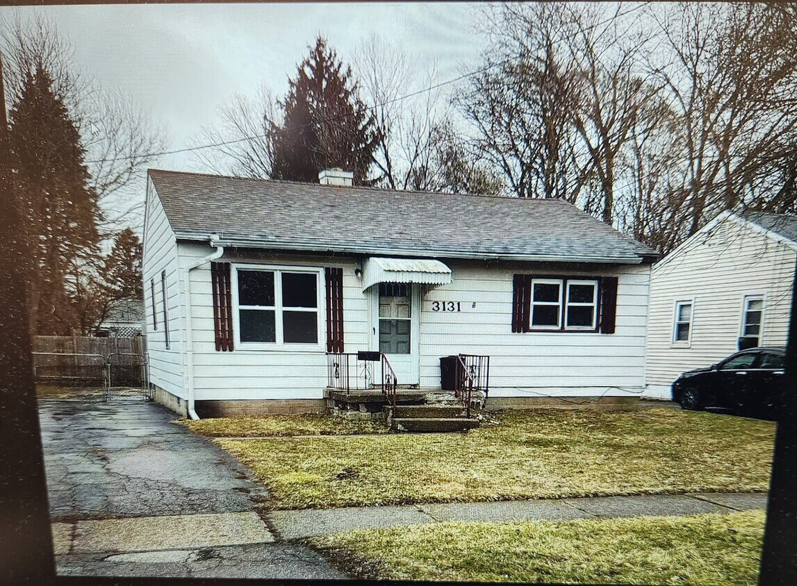 Foto principal - 3131 Maryland Ave