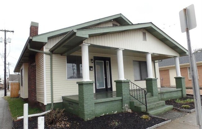 Building Photo - 105 W 5th St