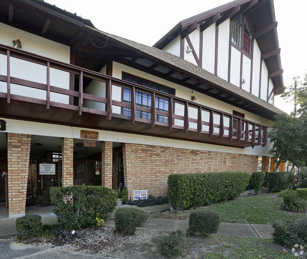 Building Photo - 2305 Cleary Ave