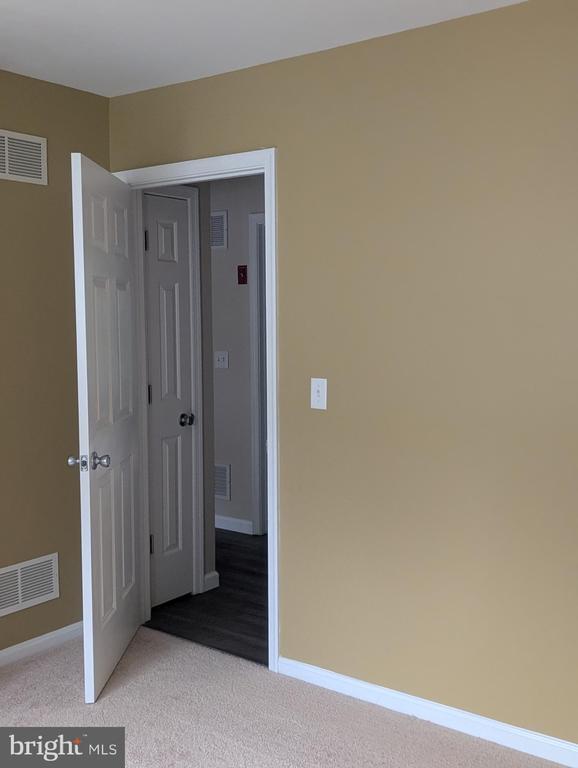 Foto del edificio - 920 Blair Ct