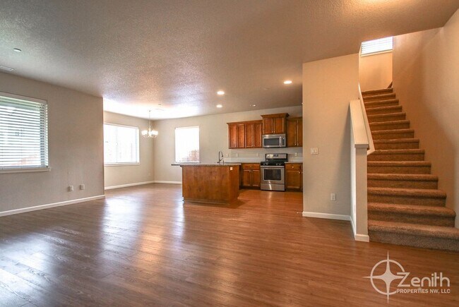 Building Photo - 7403 NE 31st Ave