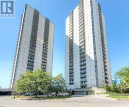 Building Photo - 363 Colborne St