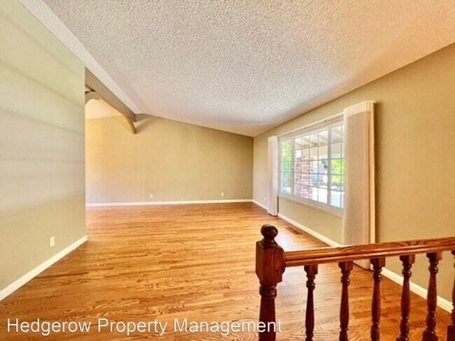 Foto del edificio - 4 br, 3 bath House - 25 Skylark Court