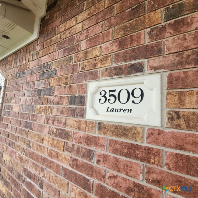 Foto del edificio - 3509 Lauren St