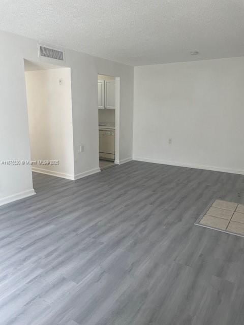 Foto del edificio - 1068 Benoist Farms Rd
